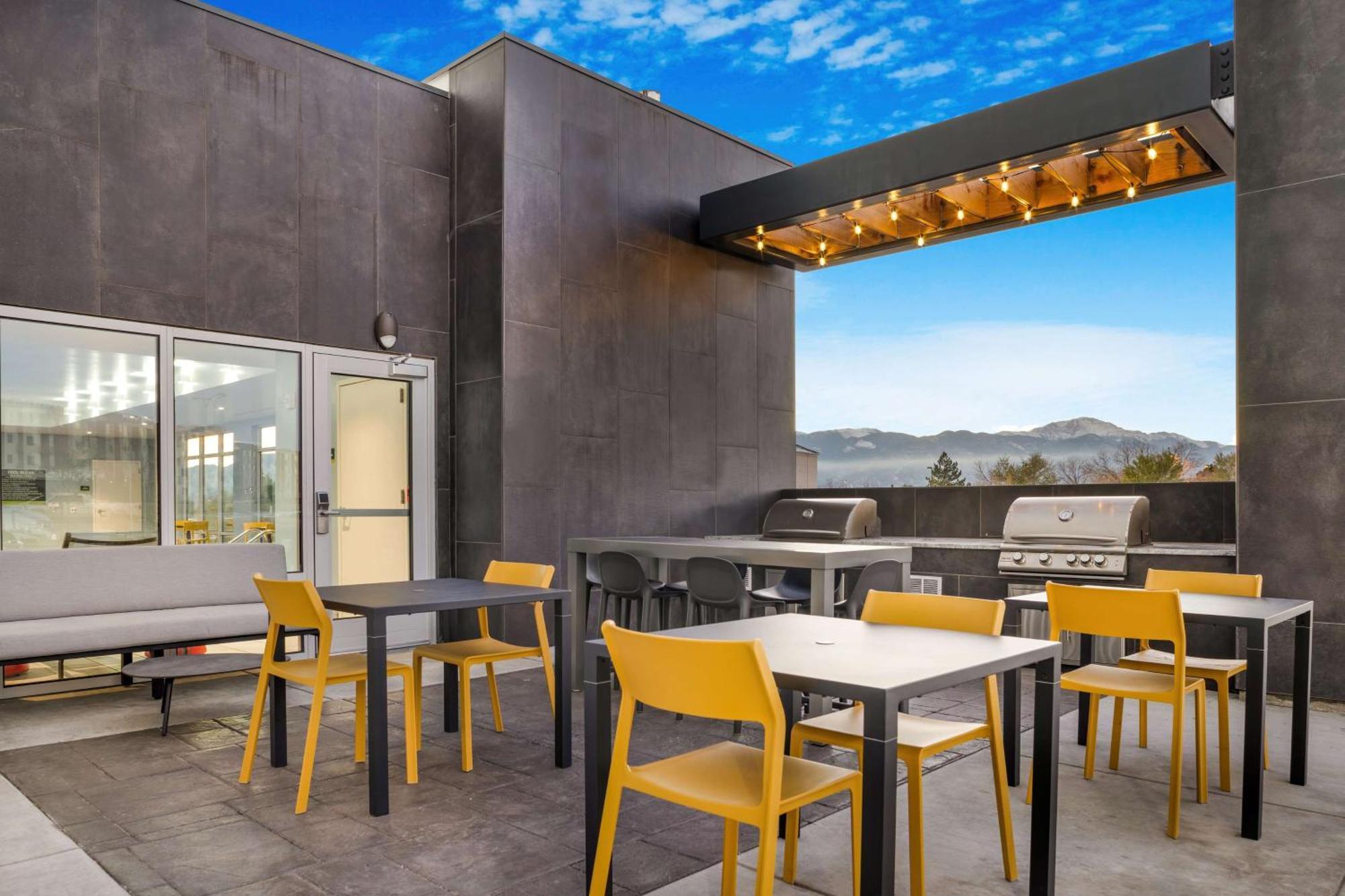 Home2 Suites By Hilton Colorado Springs Airport מראה חיצוני תמונה