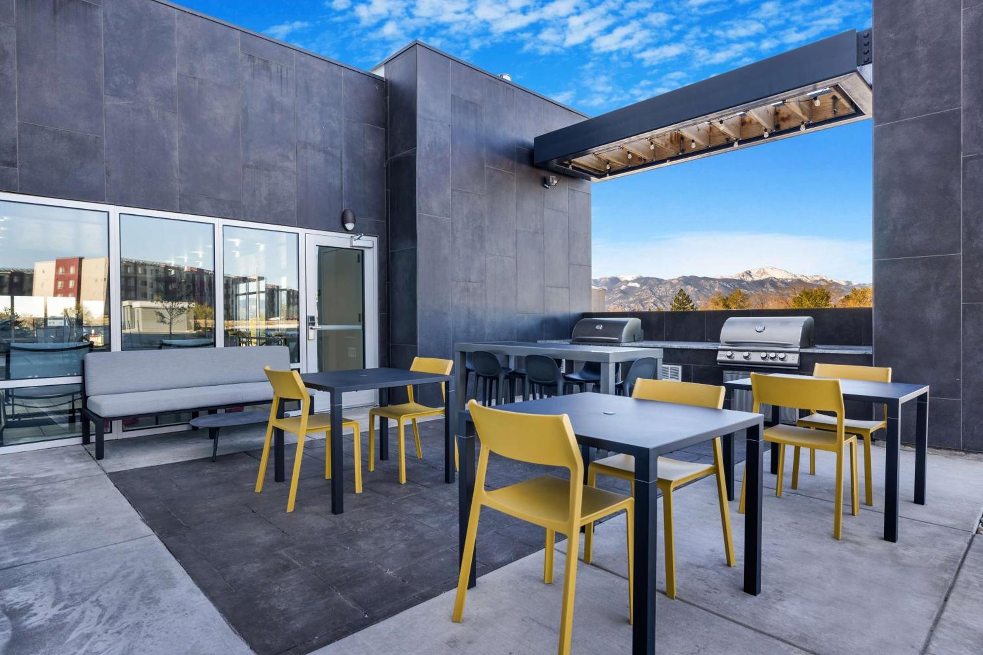 Home2 Suites By Hilton Colorado Springs Airport מראה חיצוני תמונה